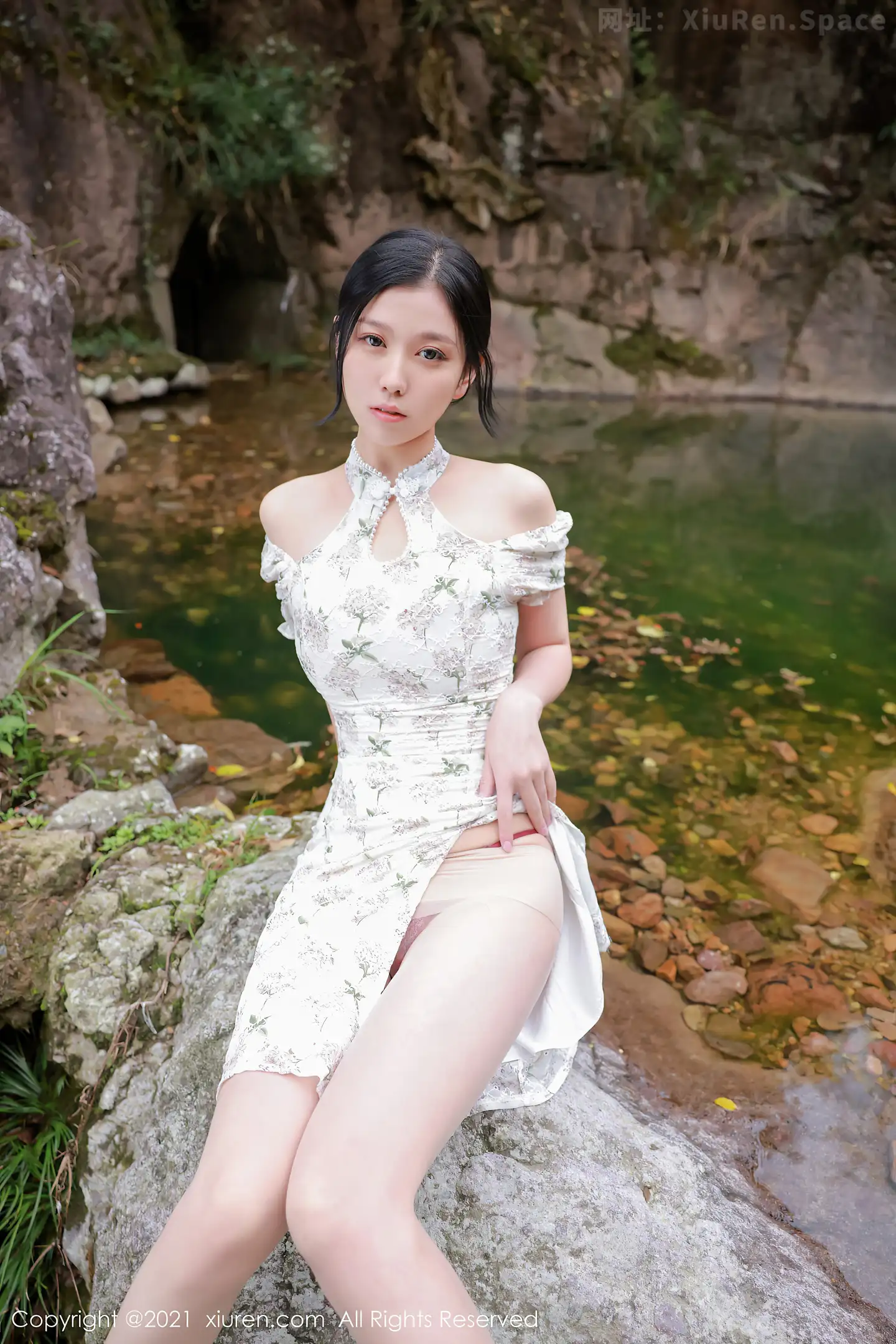 图片[6]-[XiuRen秀人网]VOL.4229 模特李雅柔大理旅拍户外山间性感服饰配肉丝裤袜撩人诱惑写真48P-秀人网官方网站